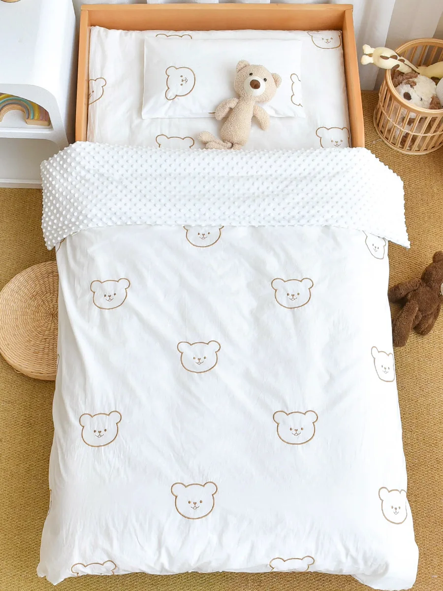 3PCS Bedding Set Vintage Cartoon Cotton Baby Children Crib Bed Duvet Cover Sheet Pillowcase Without Filler 3PCS Bedding Set Vintage Cartoon Cotton Baby Children Crib Bed Duvet Cover Sheet Pillowcase Without Filler