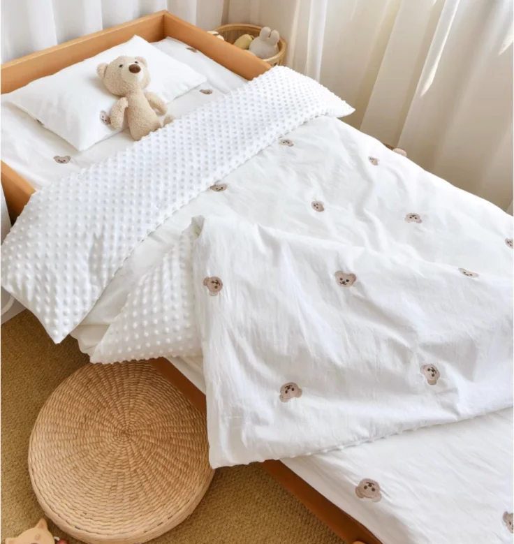 3PCS Bedding Set Vintage Cartoon Cotton Baby Children Crib Bed Duvet Cover Sheet Pillowcase Without Filler 3PCS Bedding Set Vintage Cartoon Cotton Baby Children Crib Bed Duvet Cover Sheet Pillowcase Without Filler